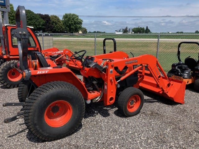 Used Kubota L2800HST-F 4WD Tractor W/ Loader