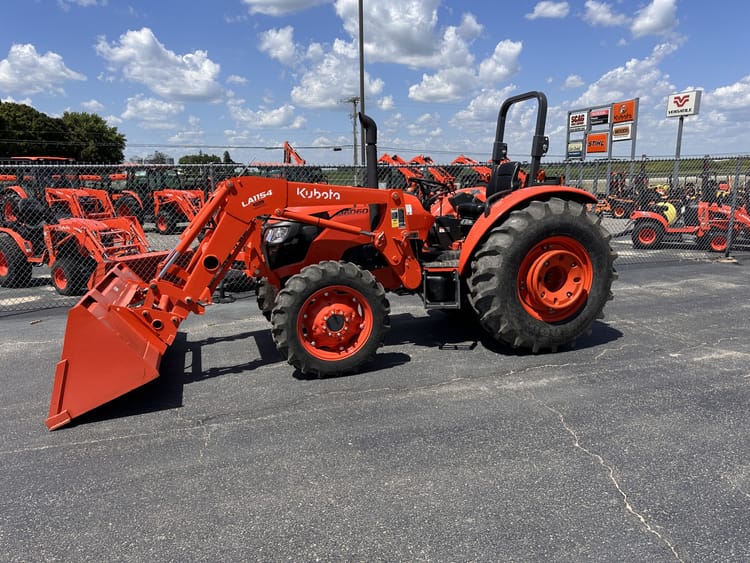 Used Kubota M6060HD M Series Tractor w/ Loader