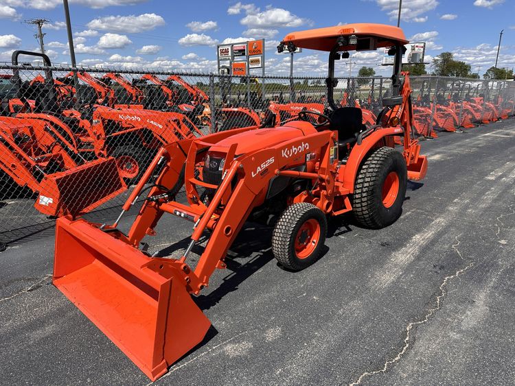 Kubota L3901D Tractor LDR BH