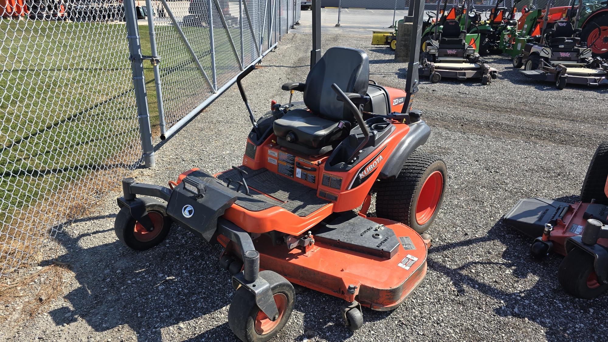 Kubota ZD1211L-72